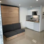 Appartement Grand En Centre Et à 50 Mètres Du Port, Climatisé La Grande Motte