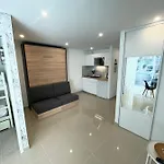 Appartement Grand En Centre Et à 50 Mètres Du Port, Climatisé *