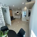 Appartement Grand En Centre Et à 50 Mètres Du Port, Climatisé *