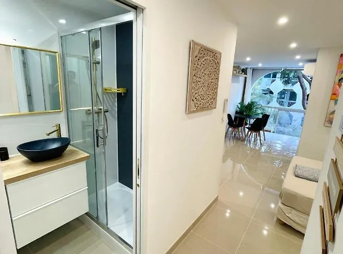 Grand En Centre Et à 50 Mètres Du Port, Climatisé Appartement *