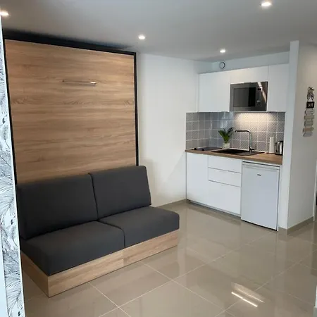 Apartment Grand En Centre Et A 50 Metres Du Port, Climatise La Grande-Motte